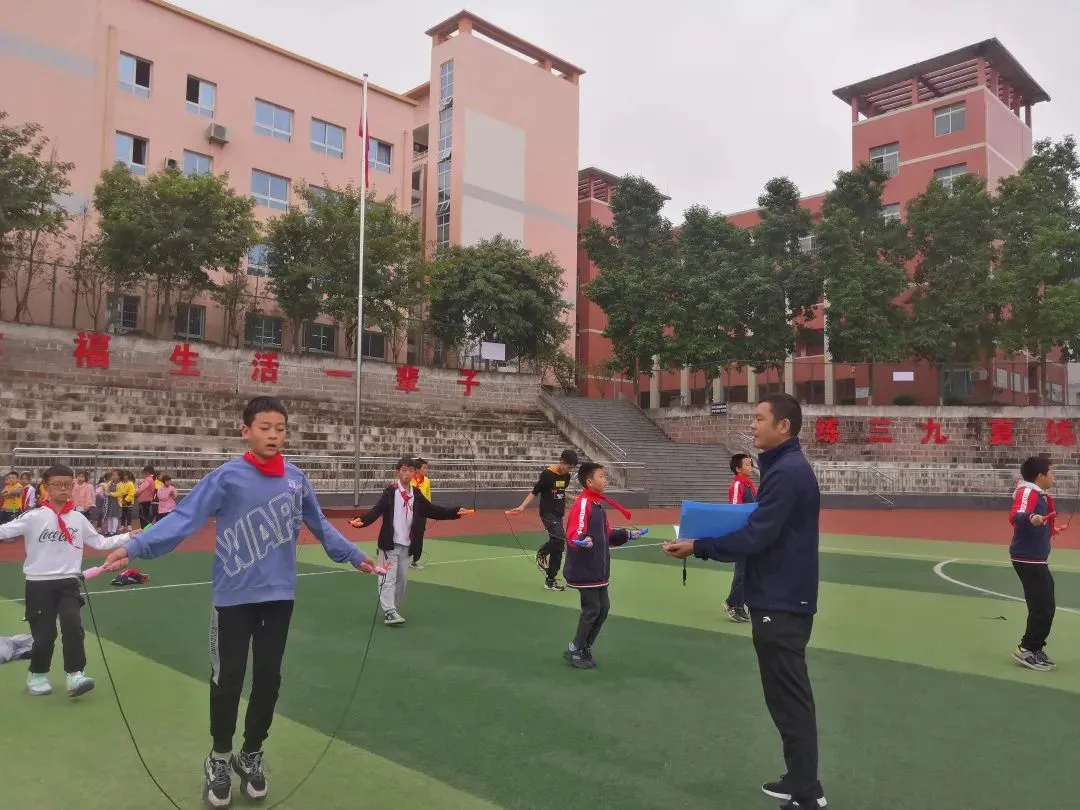 职业篮球教练如何制定有效的赛制训练计划?_1